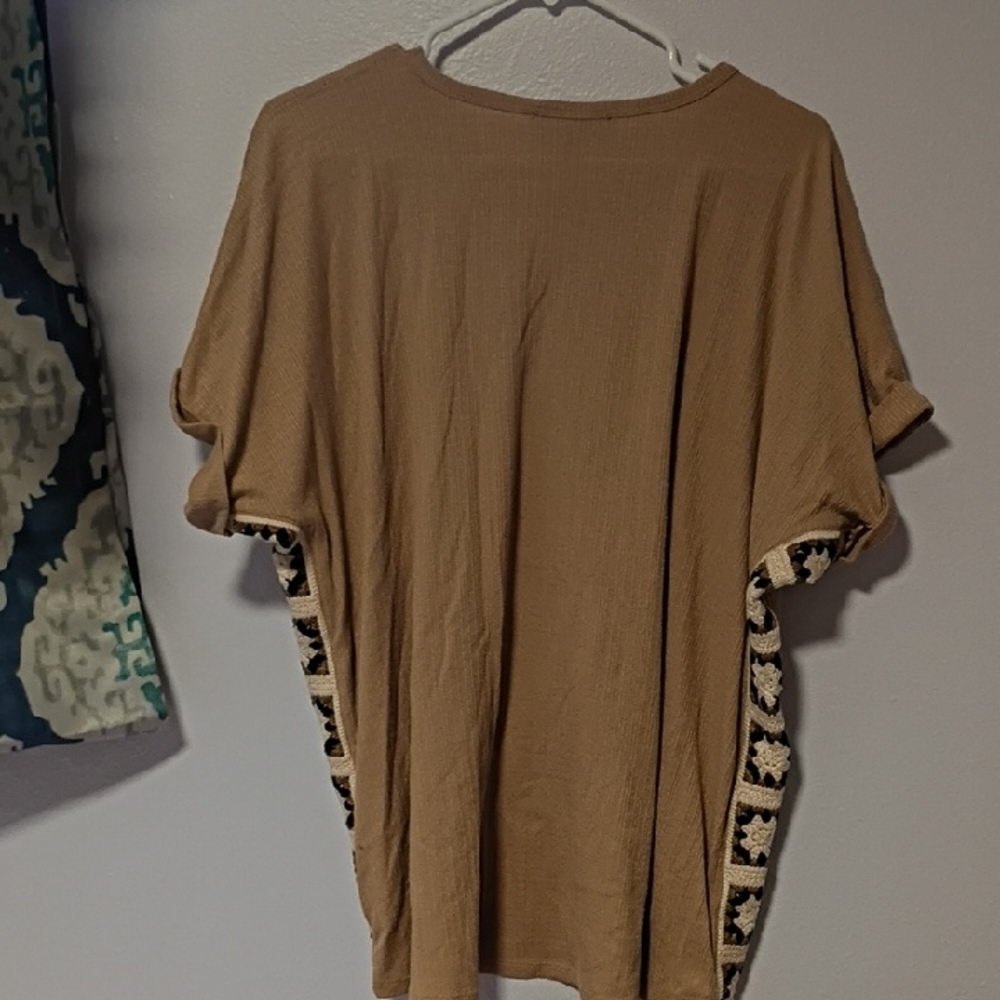 Fred David Ribbed Tan Top - Picture 7 of 8